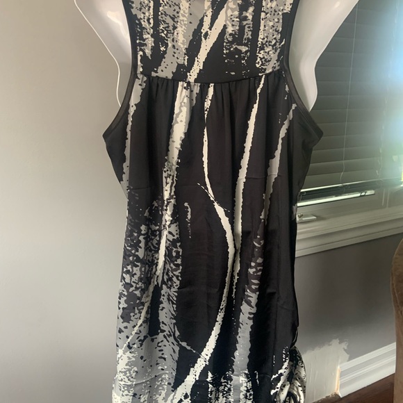 Le Chateau Tank top - Picture 3 of 4